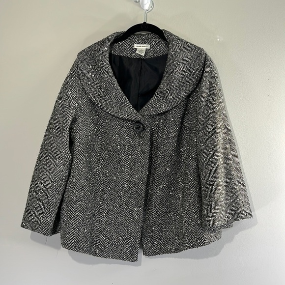 Laura Ashley Jackets & Blazers - Laura Ashley Blazer w/ 3/4 Sleeve